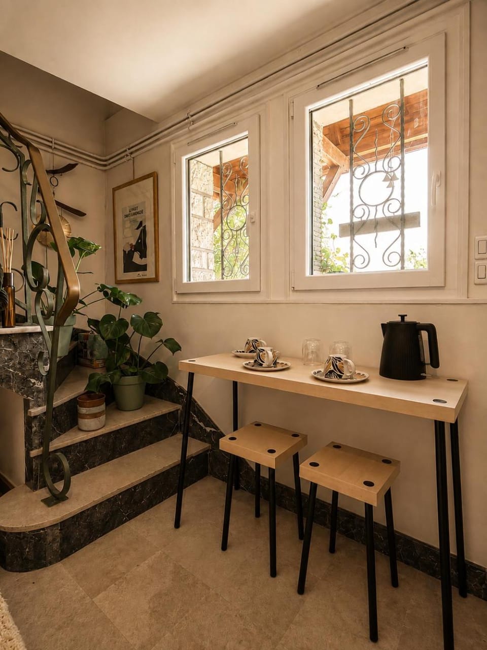 Bedroom, Breakfast