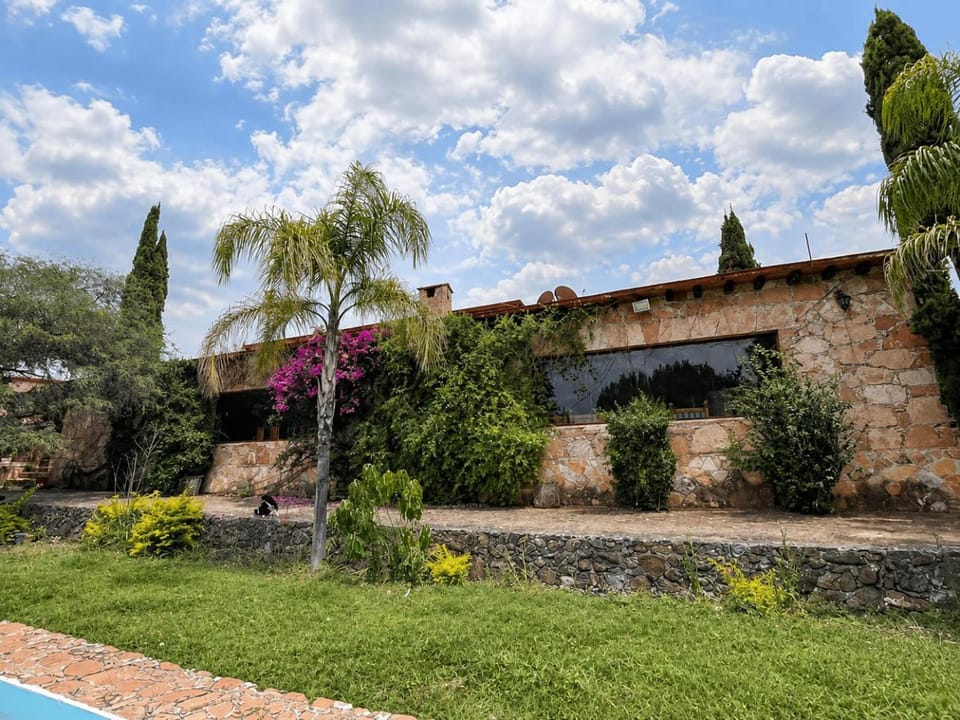 Property building, Spring, Day, Garden, Garden view