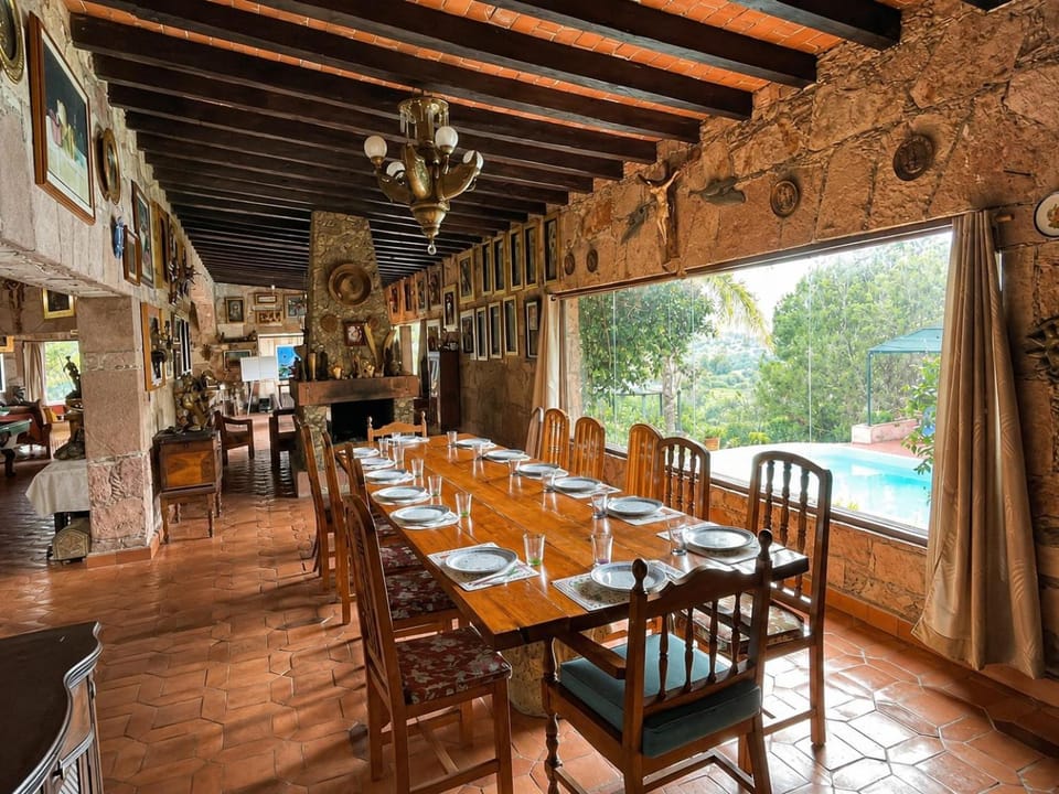 Living room, Banquet/Function facilities, Seating area, Dining area, Pool view, Swimming pool, Breakfast