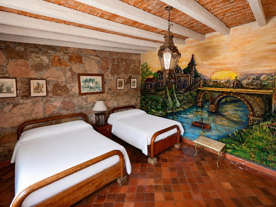 Bed, Photo of the whole room, Decorative detail, Bedroom