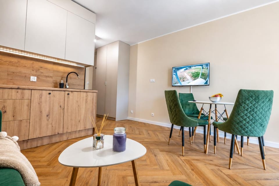 TV and multimedia, Kitchen or kitchenette, Living room, Dining area