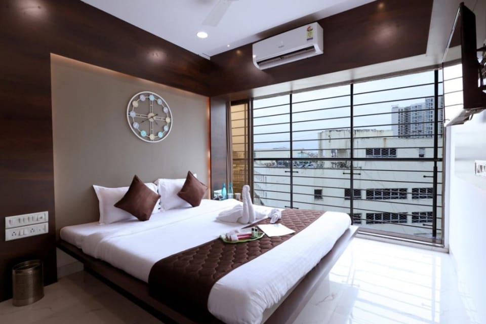 Bed, Photo of the whole room, Bedroom, air conditioner