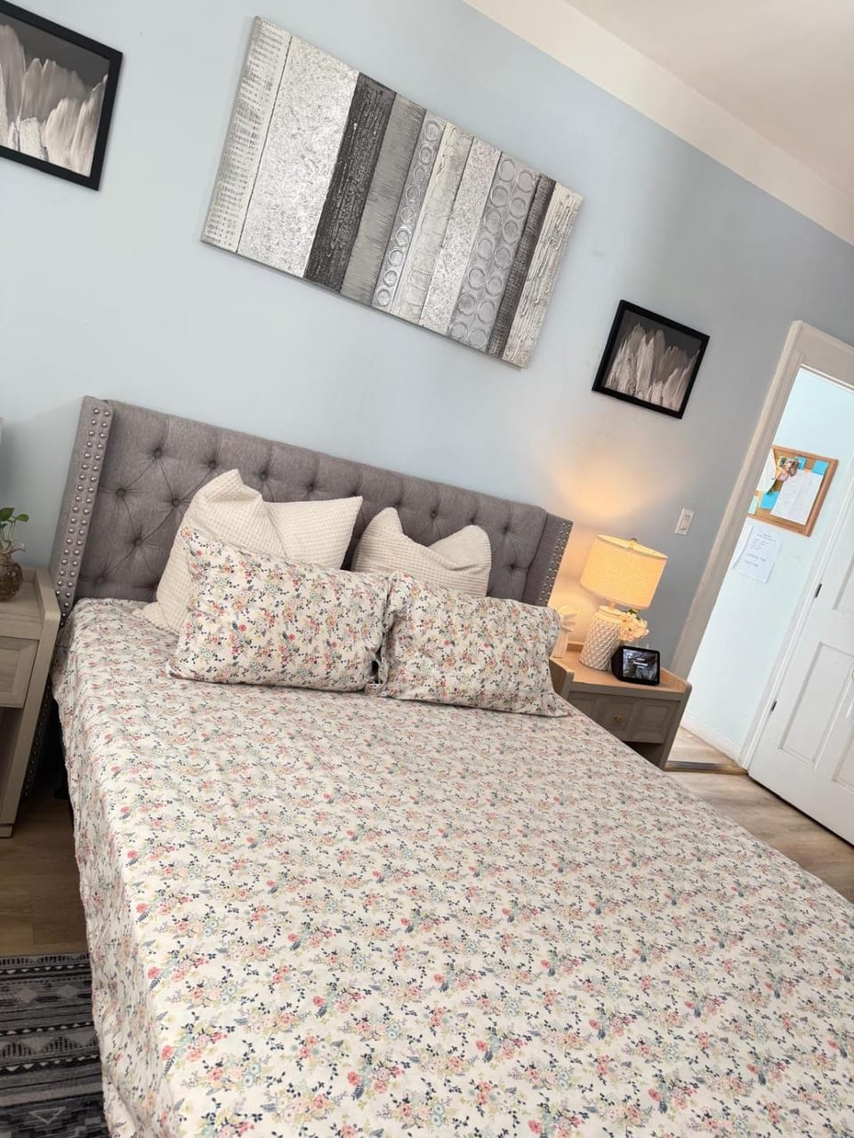 Cozy room in Queens-Direct subway to NYC Bed and Breakfast in Ozone Park