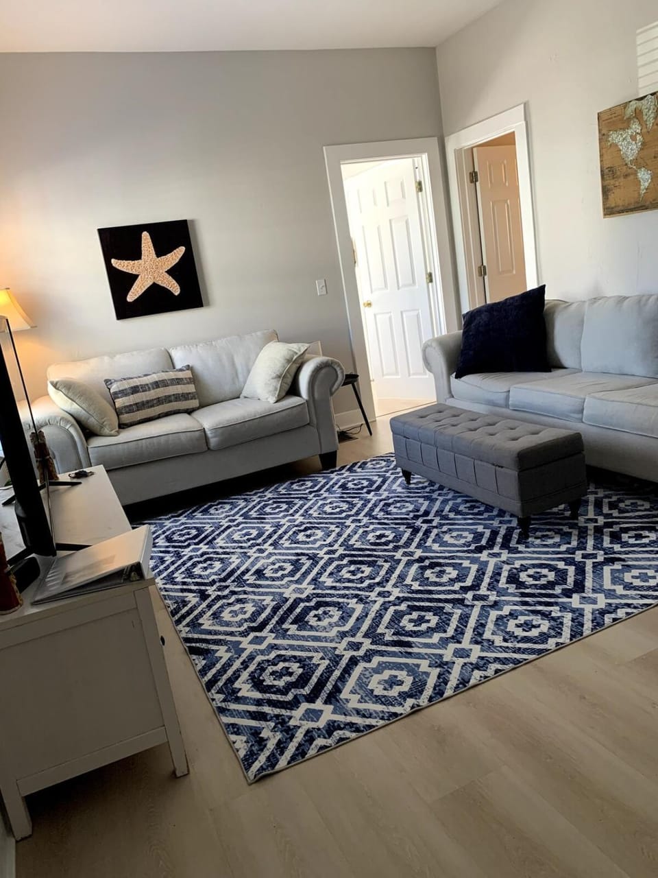 Living room, Photo of the whole room, Seating area