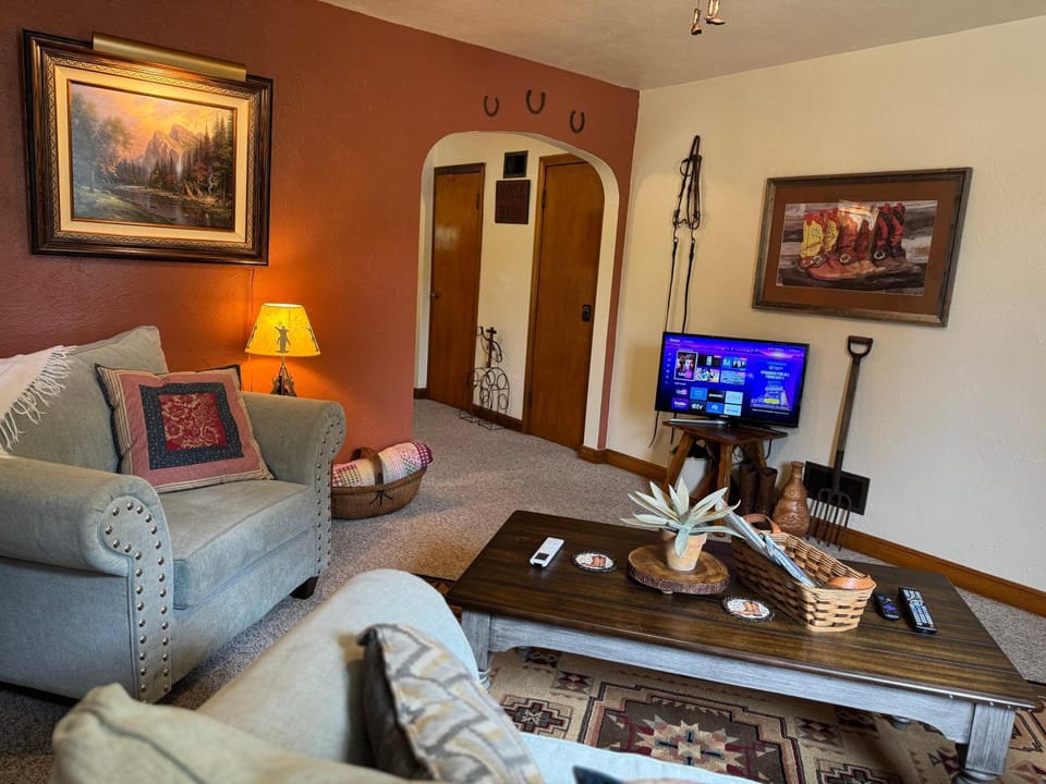 Frontier Suite at St. George Flats Apartment in Huntington