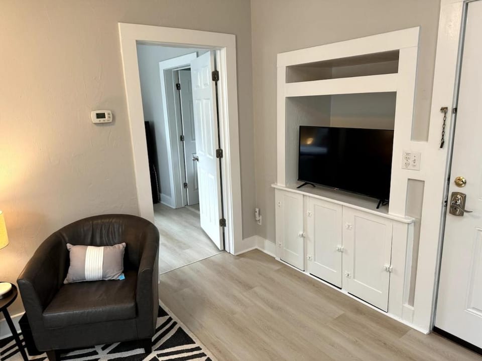 Cute & Compact 1BR Easy Walk to Downtown Historic District Apartment in Saint Augustine