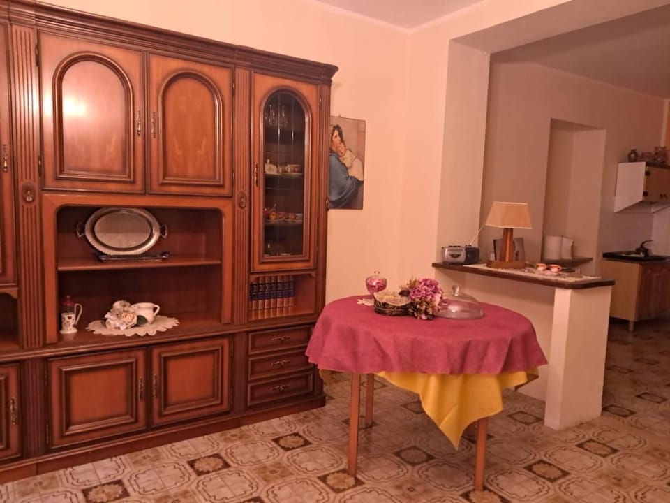 Le Chat Noir Apartment in Abruzzo
