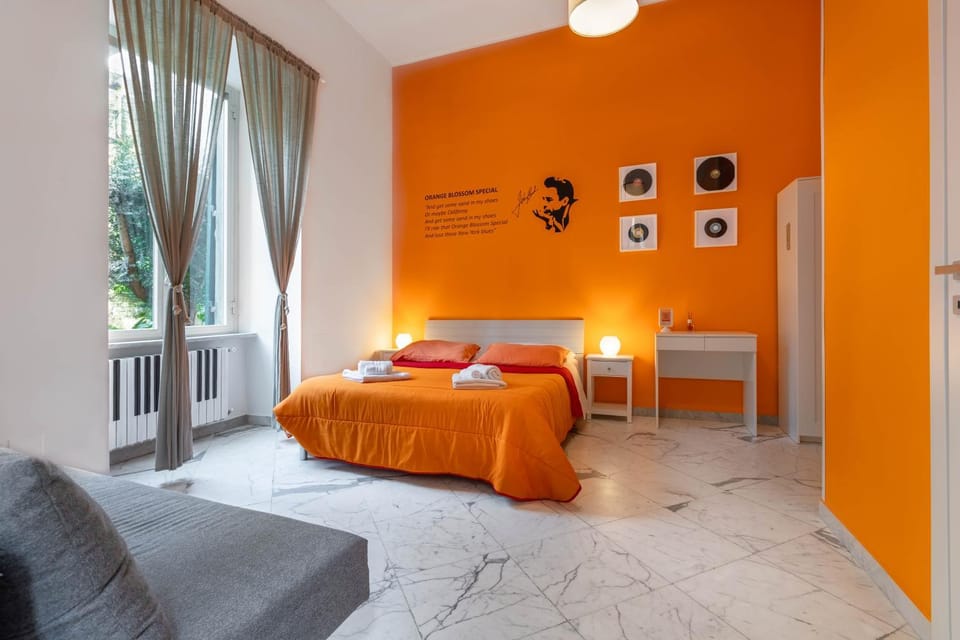 Bed, Photo of the whole room
