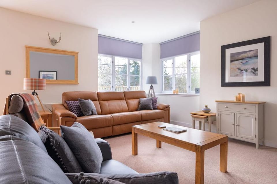 The Gairn - Luxury Ballater Apartment with Balcony & Parking Apartment in Ballater