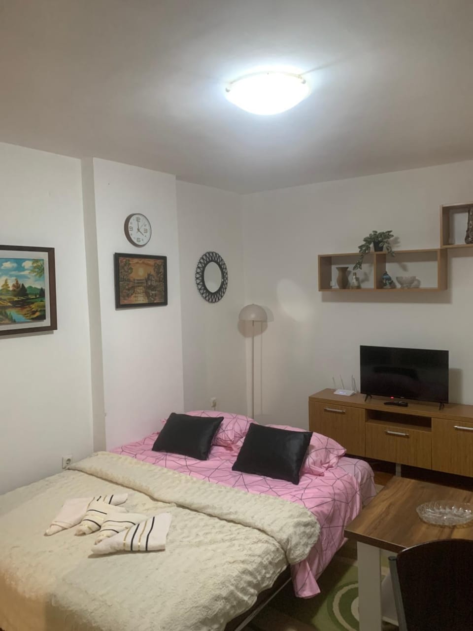 Bed, Bedroom