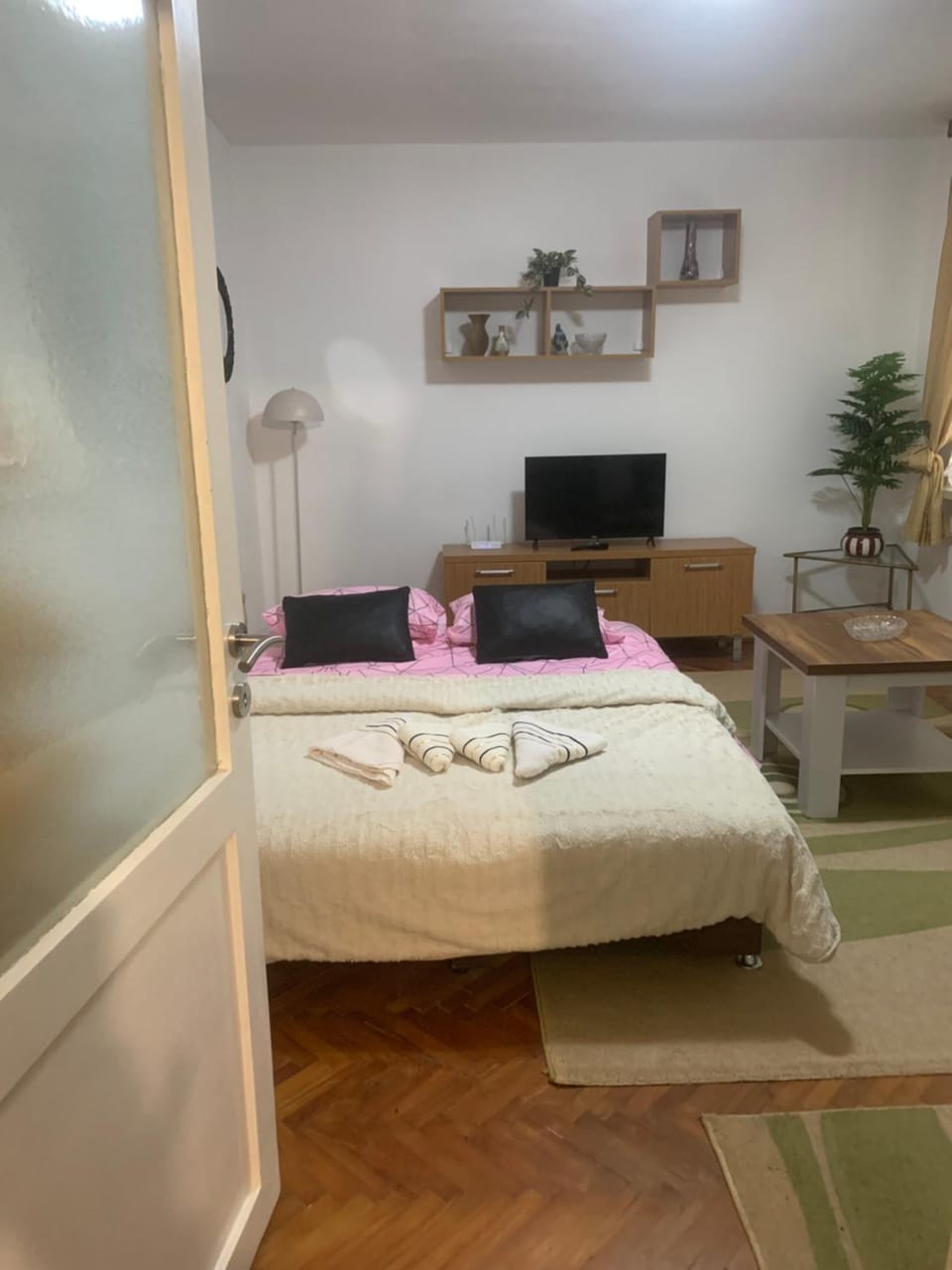 Bed, TV and multimedia