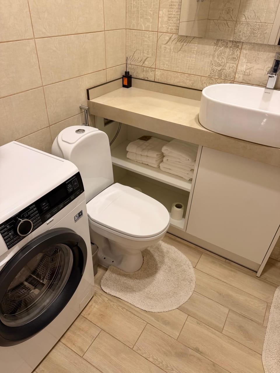 Toilet, Bathroom, washing machine