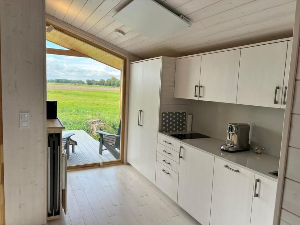 ex 102 Tiny House mit Blick ins Grüne & Kamin House in Mecklenburg-Vorpommern, Germany