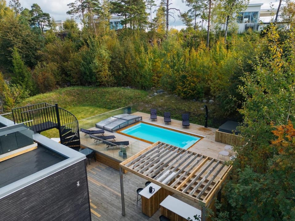 Funkisdrøm with pool proximity to the beach Villa in Västra Götaland County