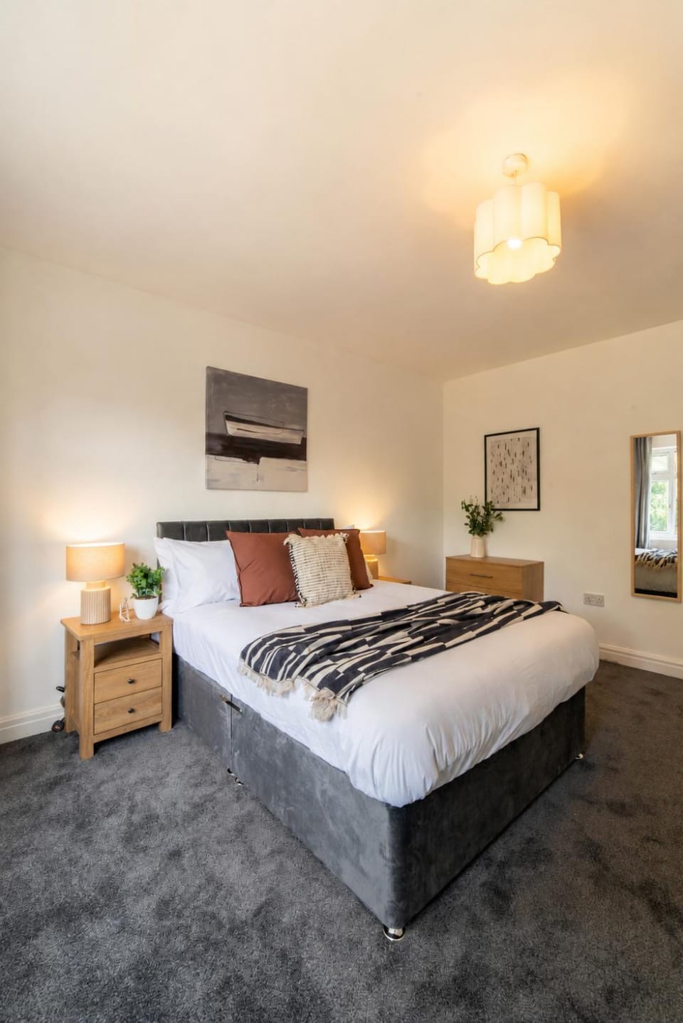 Bed, Photo of the whole room, Bedroom