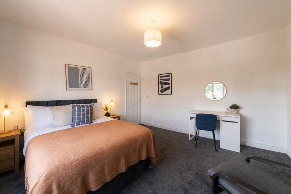 Bed, Photo of the whole room, Bedroom