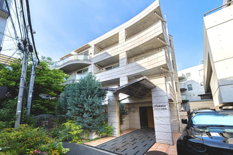 Property building, Day
