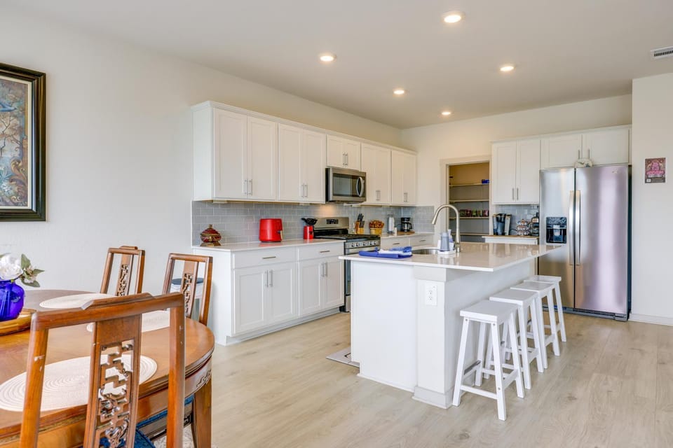 Fenced Yard! Family Getaway, Near Texas Ski Ranch House in San Marcos