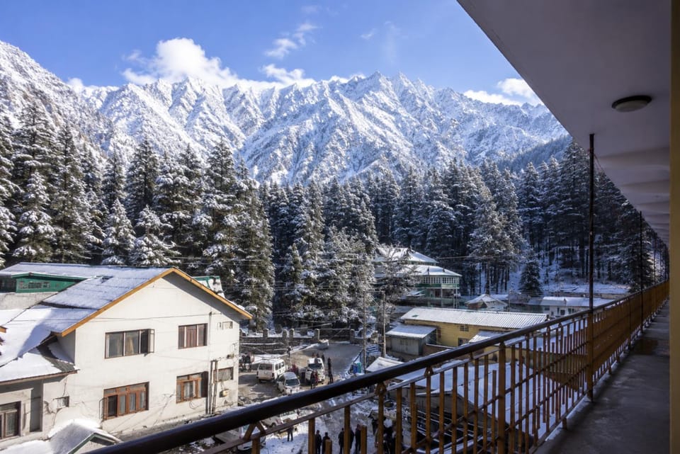 Property building, Day, Mountain view