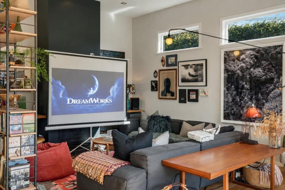 The Desert Muse by Homello Villa in Auckland