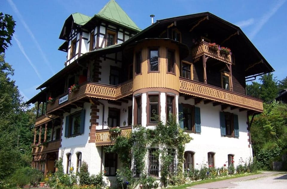 Bright and Comfortable Apartment in Bischofswiesen Apartment in Berchtesgaden