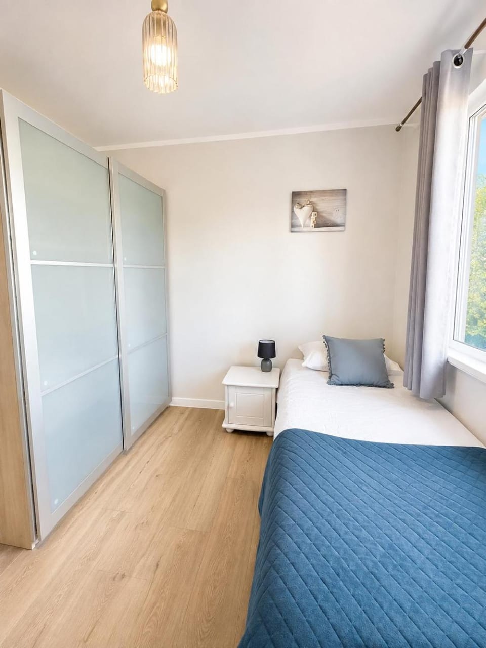 Bed, Photo of the whole room, Bedroom, wardrobe