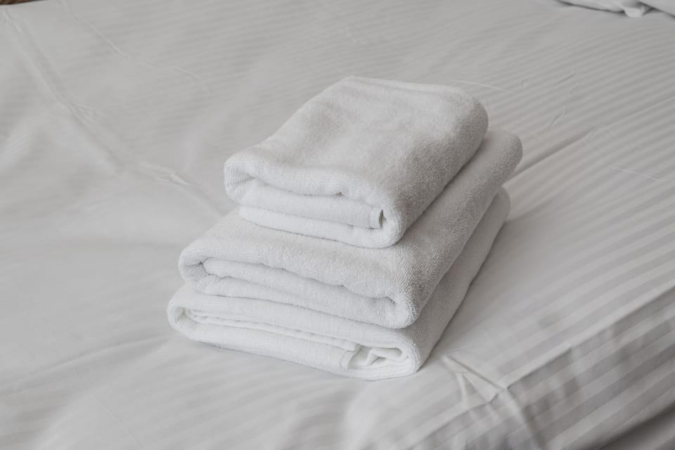 Bed, Photo of the whole room, Bedroom, towels