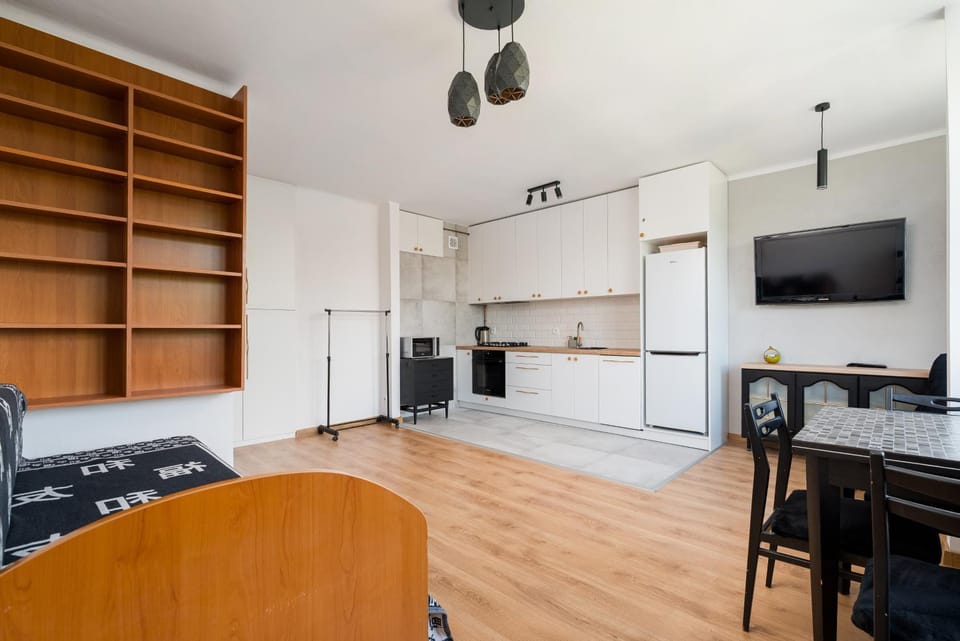 TV and multimedia, Kitchen or kitchenette, Living room, Seating area, Dining area, oven, stove