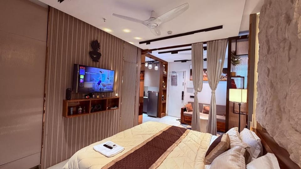 Luxury Studio by IshAura Greater Noida Apartment in Noida