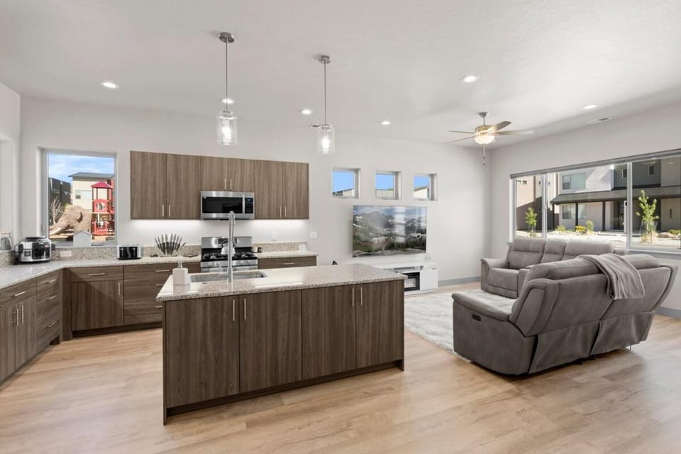 3 King Beds | 3 Baths | 2-Car Garage House in Poncha Springs