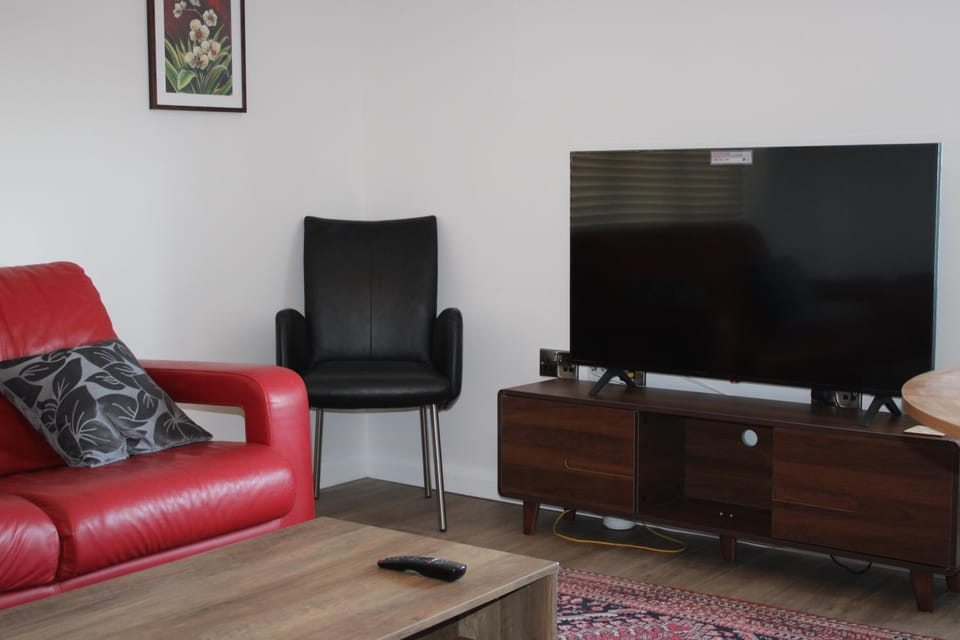 Exeter, Modern 3 double bedrooms, 3 bathrooms, with free parking Apartment in Exeter