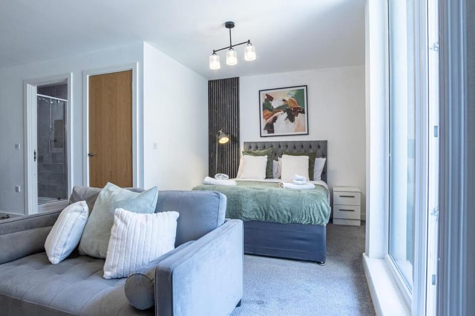 Central Manchester, Salford, Balcony & Easy Access Apartment in Salford