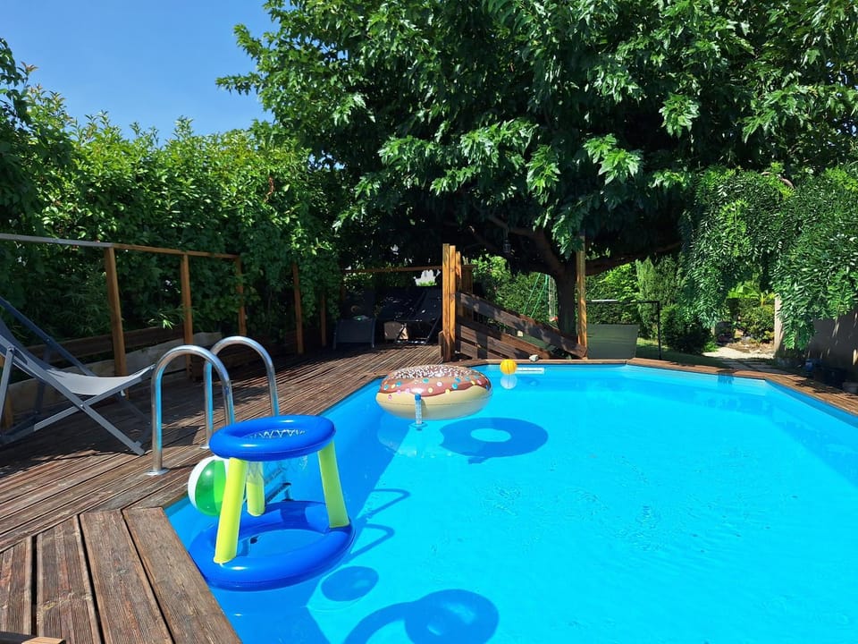 Pool view, Swimming pool, sunbed