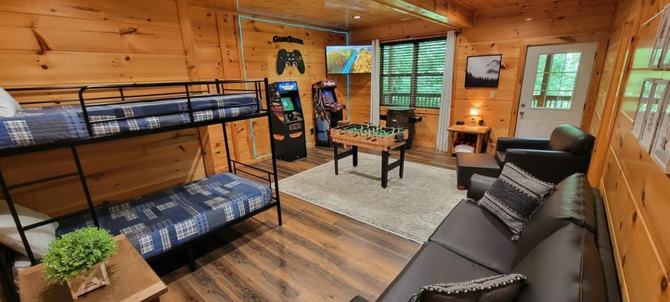 Communal lounge/ TV room, TV and multimedia, bunk bed