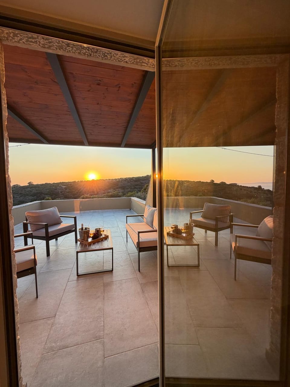 Patio, Natural landscape, View (from property/room), Balcony/Terrace, Seating area, Sea view, Sunrise