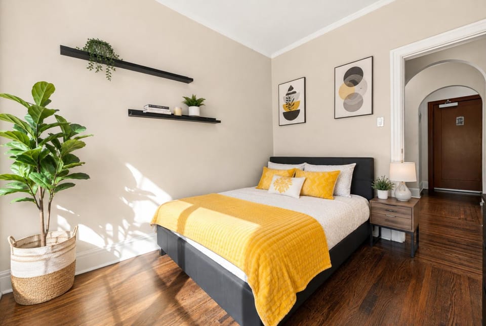 Bed, Photo of the whole room, Bedroom
