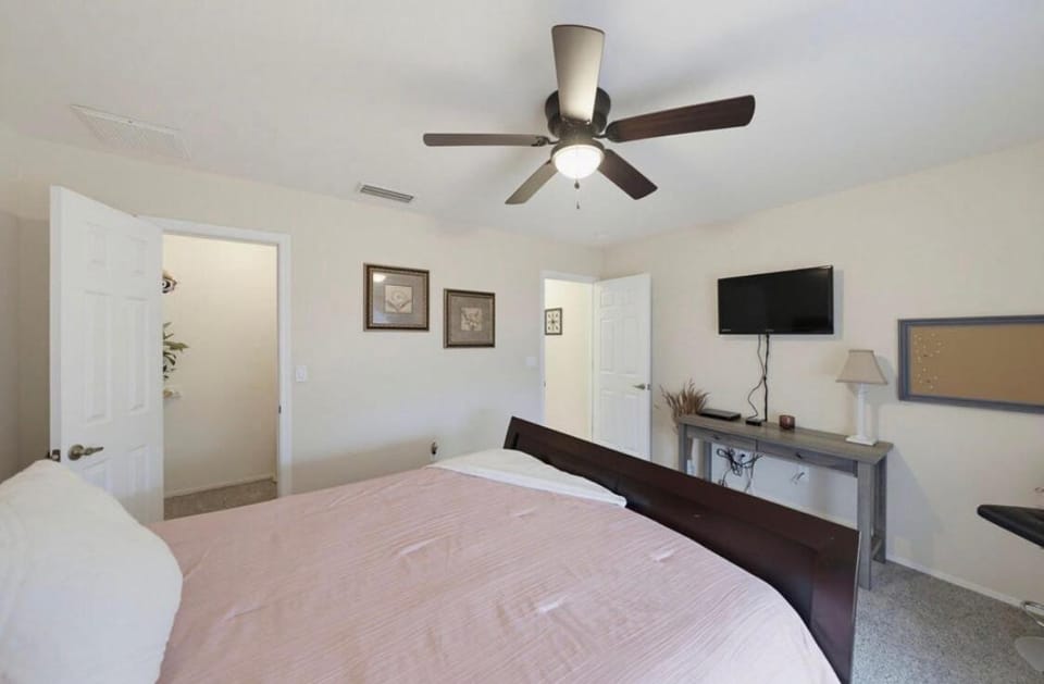 Rango Desert Retreat with Private Pool House in Lake Havasu City