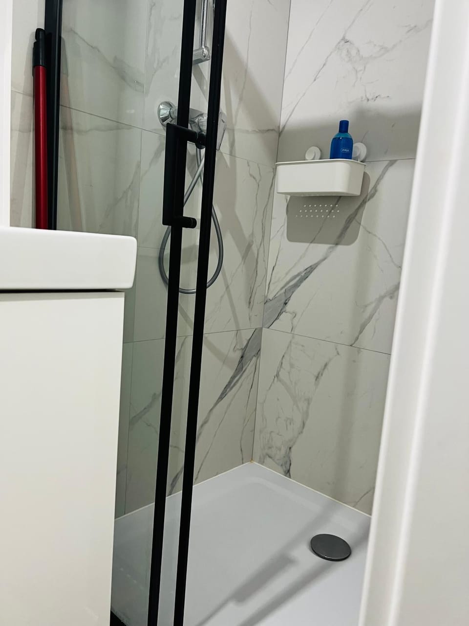 Shower, Bathroom, towels