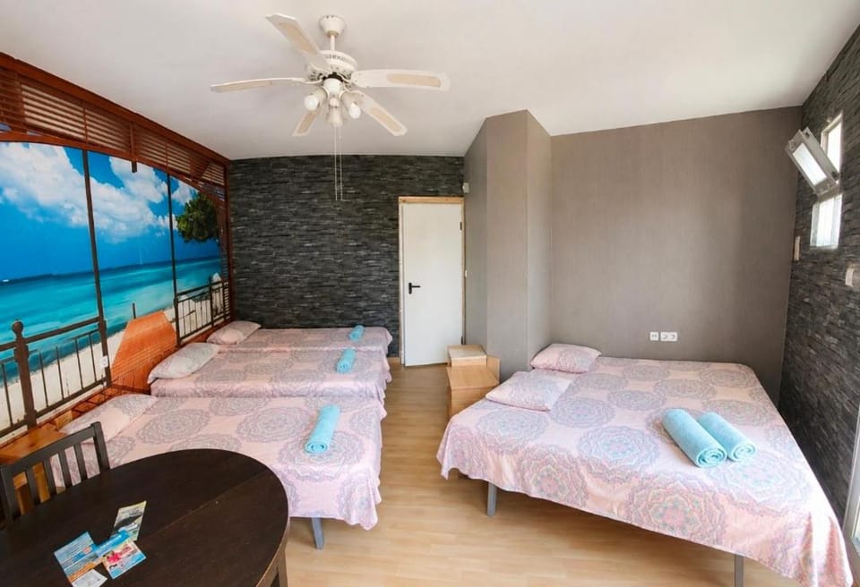 Hostal Tossa de Mar Giverola Bed and Breakfast in Tossa de Mar