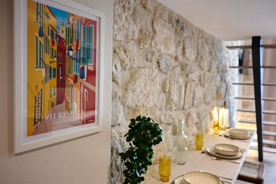 Apartment Duplex - AC - Wi-Fi - Nice center Apartment in Nice