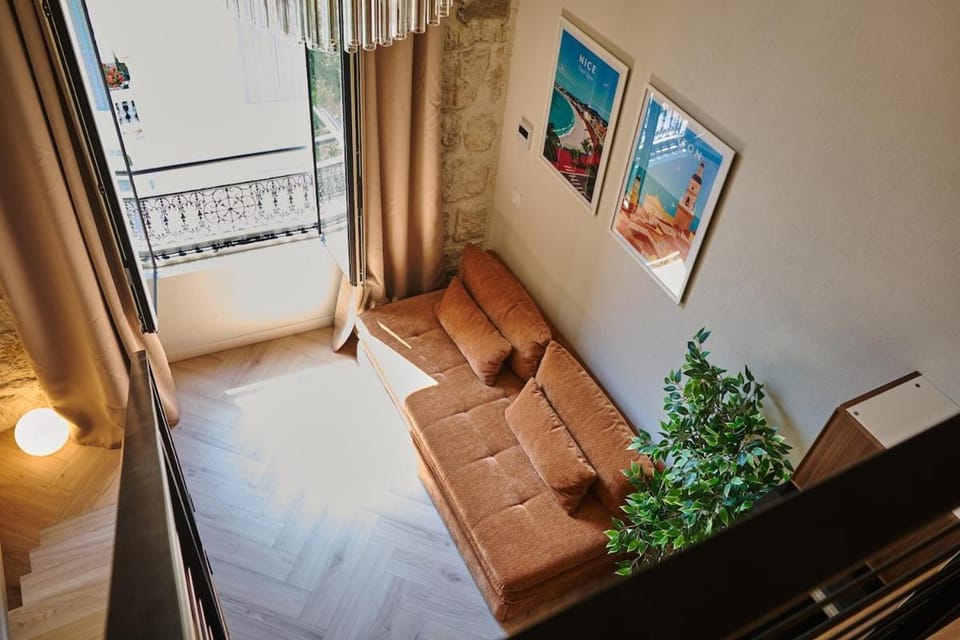 Apartment Duplex - AC - Wi-Fi - Nice center Apartment in Nice