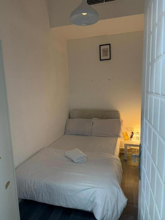 Nest & Stay Room In Barsha Heights Near Metro Capsule hotel in Dubai