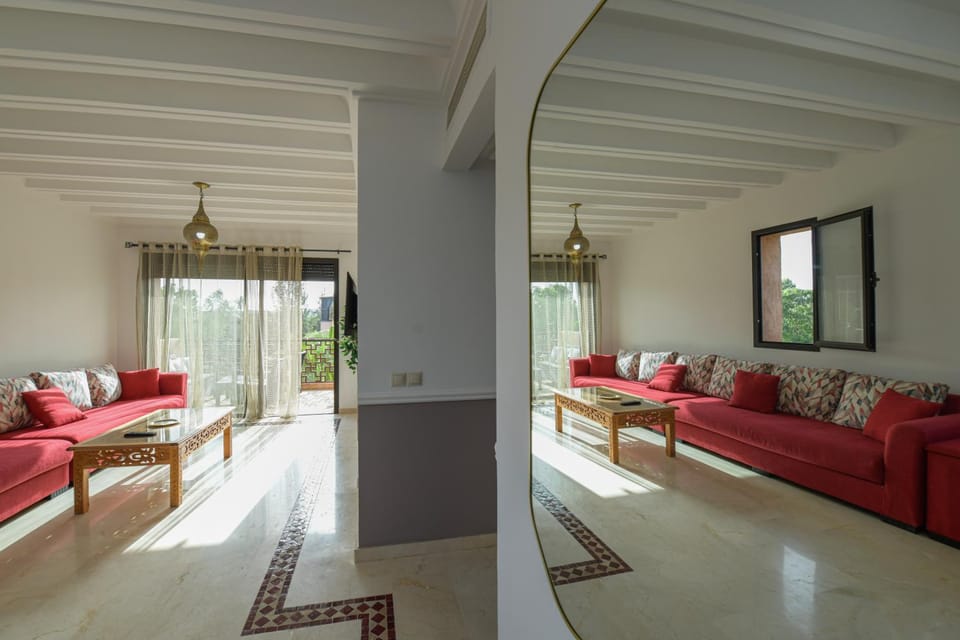 Living room, Seating area