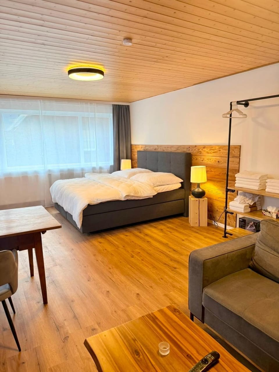 Bed, Living room, Photo of the whole room, Bedroom
