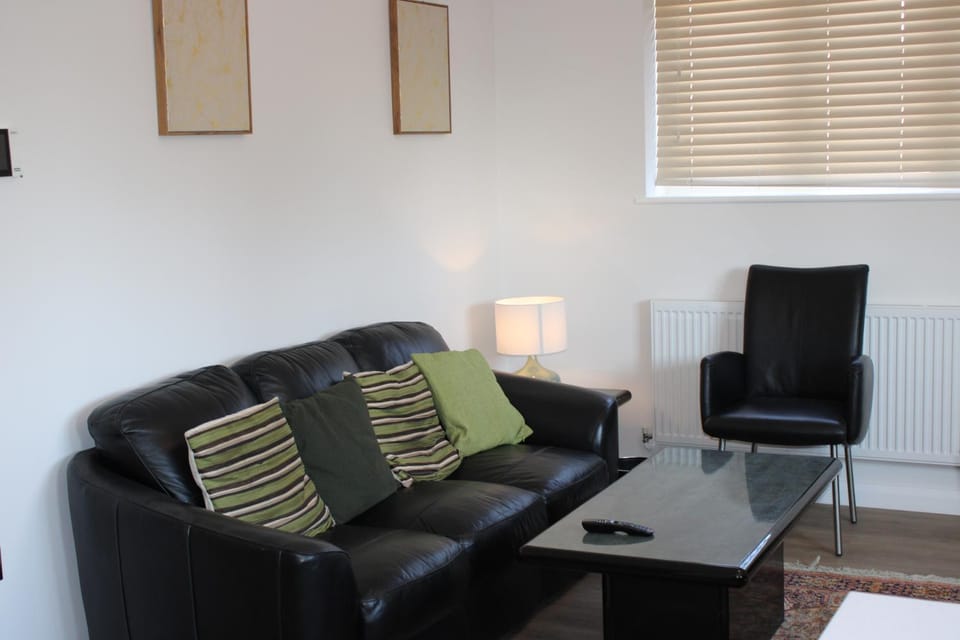 Exeter apartment, 2 double bedrooms & 2 bathrooms with free parking Apartment in Exeter