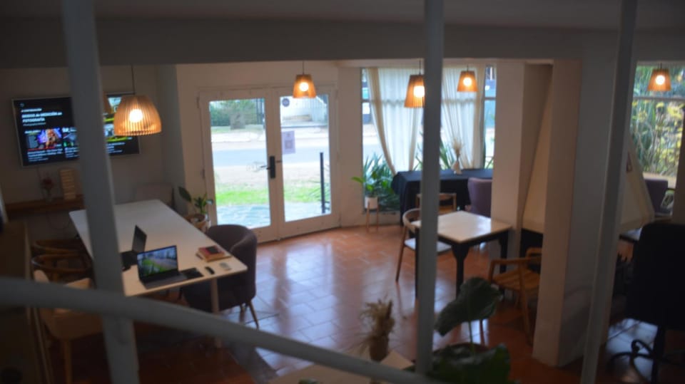 Communal lounge/ TV room, TV and multimedia, Living room, Seating area, Dining area, Evening entertainment