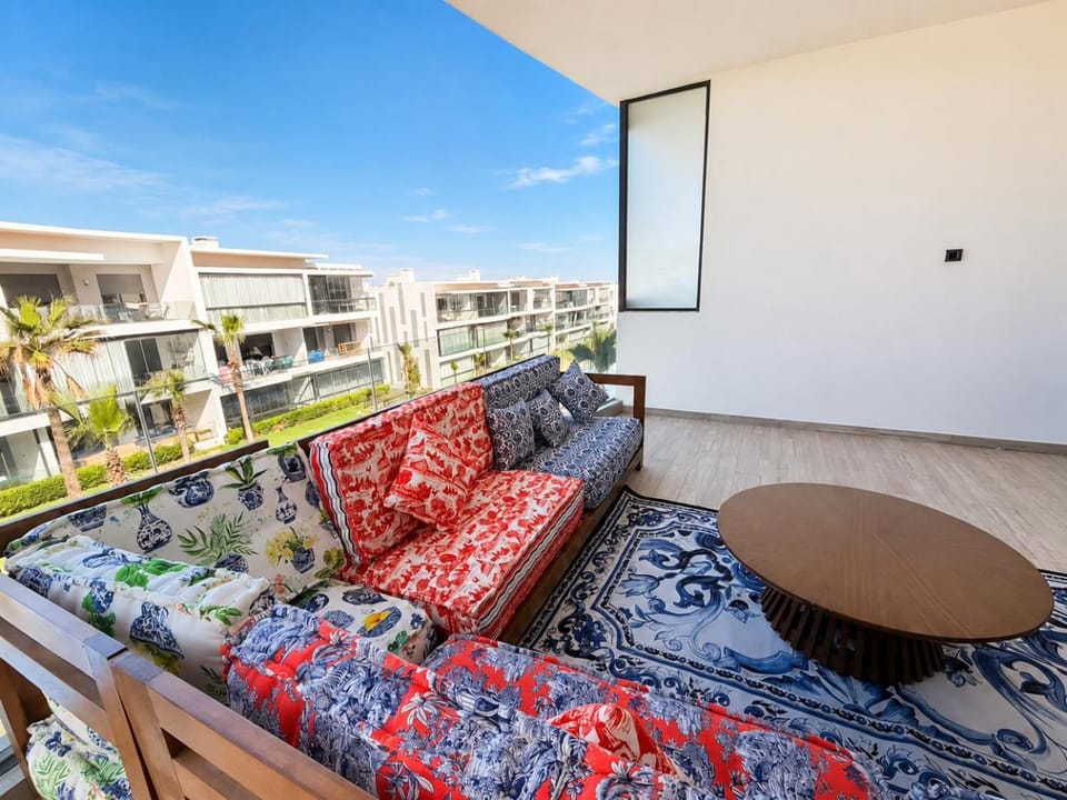 Luxury 3BR Tamaris Apartment Sea View, Pool, Gym & Beachfront Apartment in Casablanca-Settat