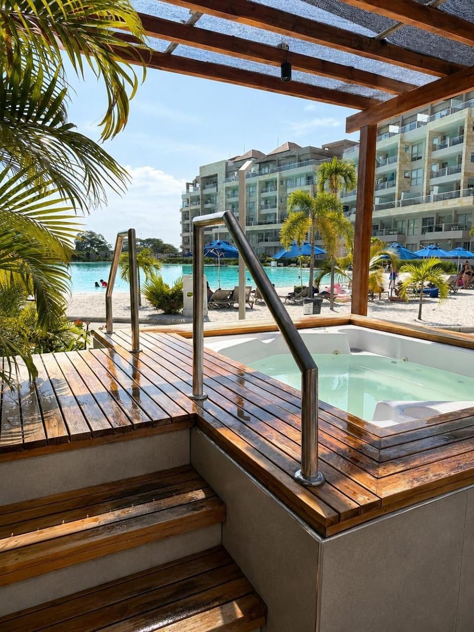 Baia Kristal Apartment hotel in Bolivar