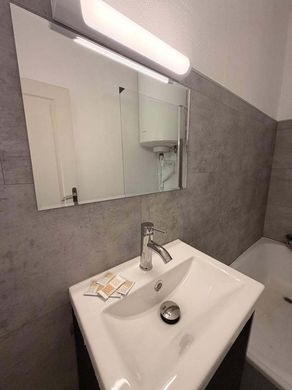 Appartement BREST Kerinou au 3eme - Internet - Entrée autonome Apartment in Brest