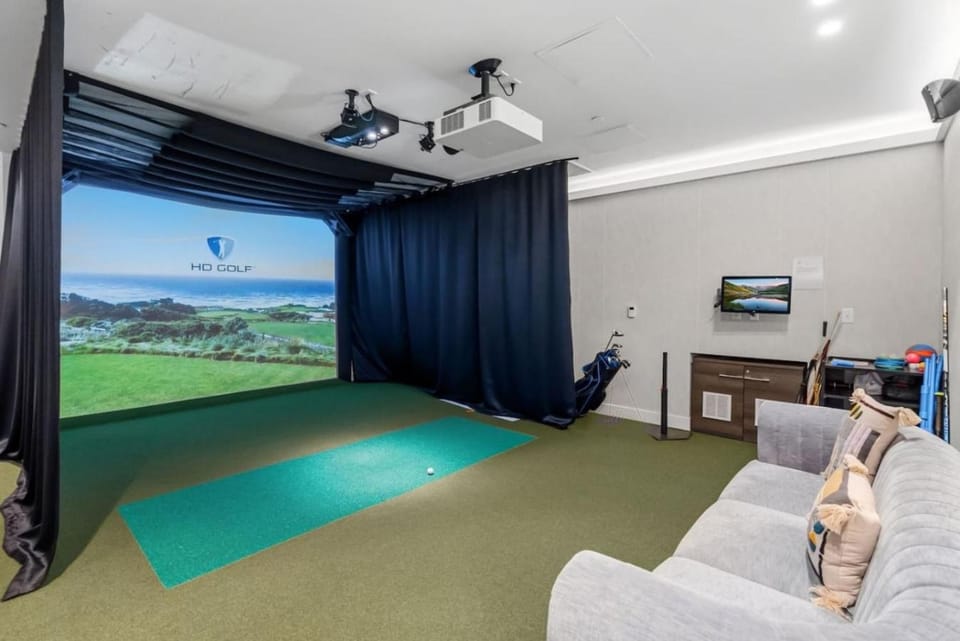 Frontgate Luxury Condo with Resort Amenities House in Avon